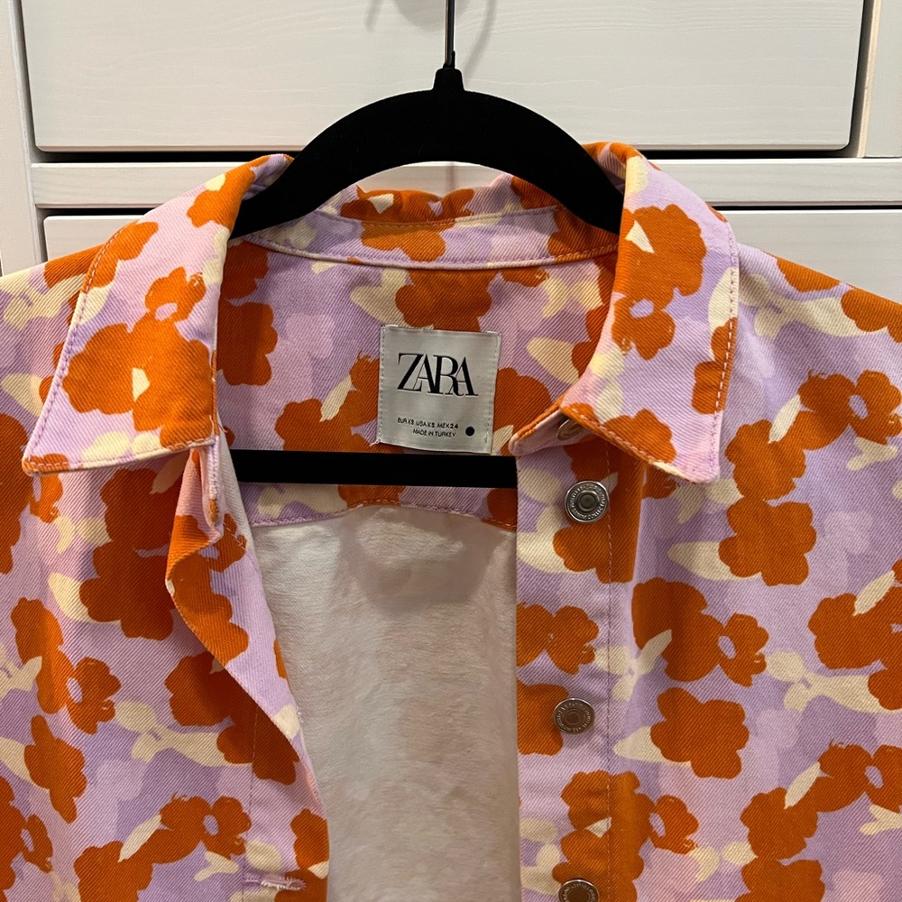 Short sleeve floral denim jacket